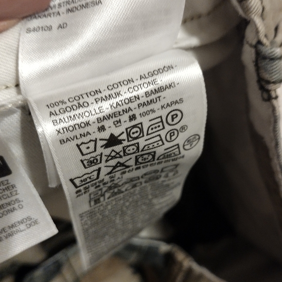 Levi's Army Camouflage Cargo Men's Shorts - Picture 3 of 5